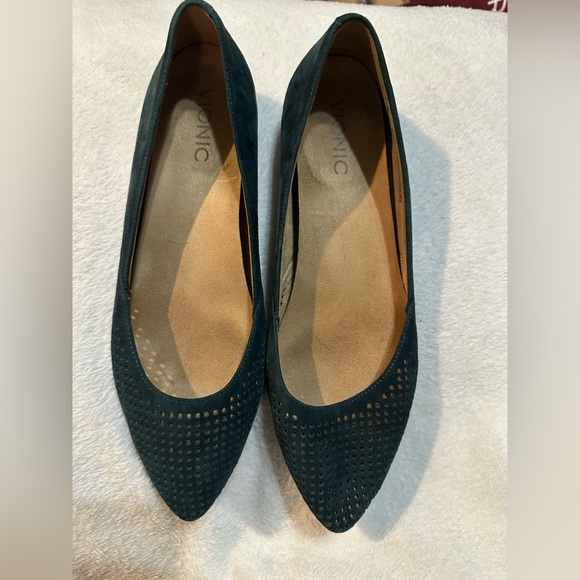 Vionic Shoes - Vionic Women's Dark Green Flats (no shoe box)